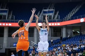 上海男篮遭遇惨败,主场失利难以扭转连败局面的简单介绍