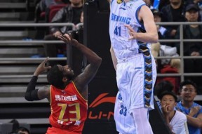 爱游戏_北京首钢CBA击败深圳马可波罗，方硕末节爆发(首钢篮球队方硕)